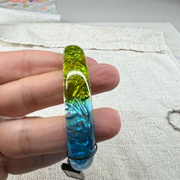 Fifth Avenue Collection glass bracelet - Picture 3 of 3